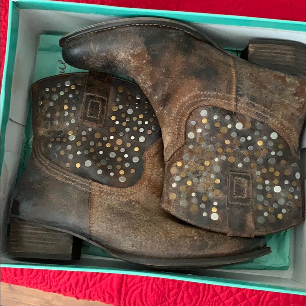 Diba.true Flying Solo studded bootie - small 8.5 fits like 7.5